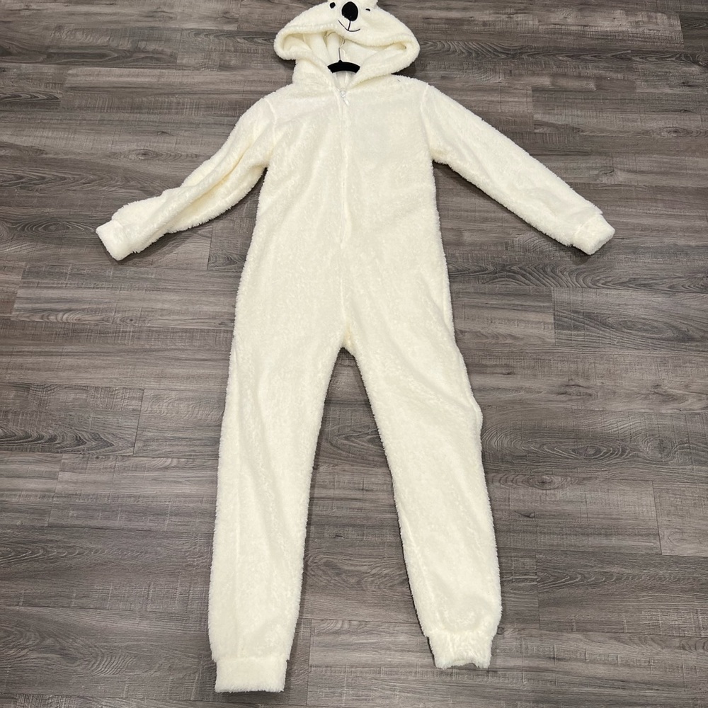 Polar Bear fuzzy Onesie | L | NWT | PrettyLittleThing